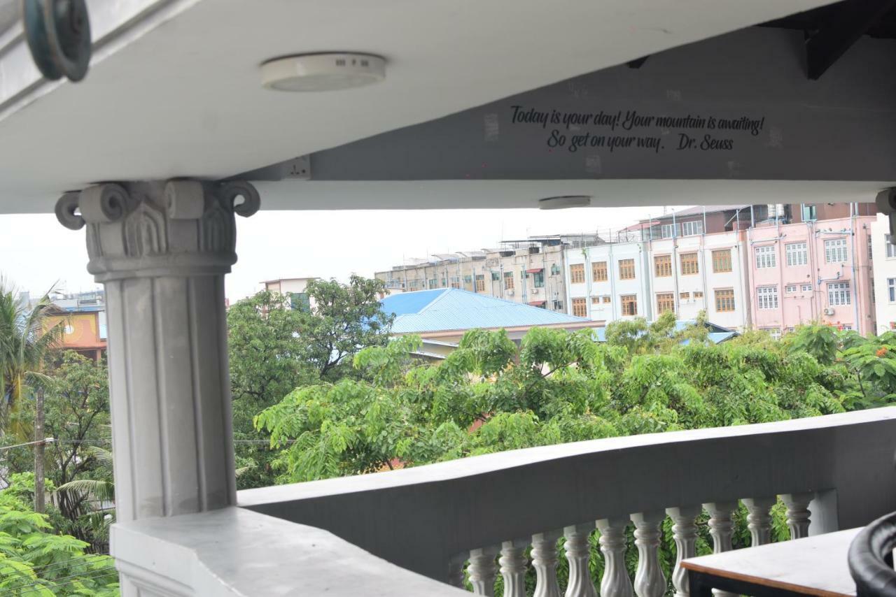 Celia Hostel Mandalay Luaran gambar